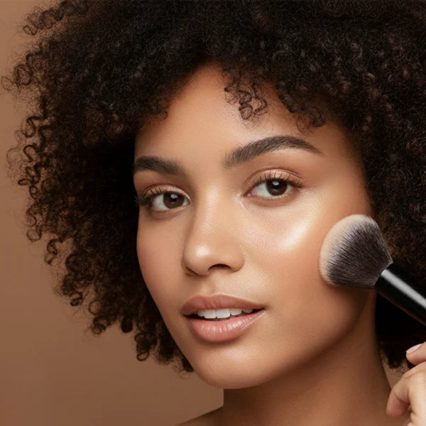 Svetleči bronzer
